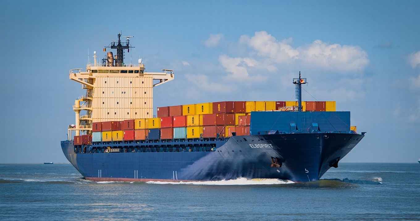 Als het aan het SH2IPDRIVE consortium ligt, varen schepen zoals dit containerschip in de toekomst op waterstof. Foto: Dendoktoor / Pixabay