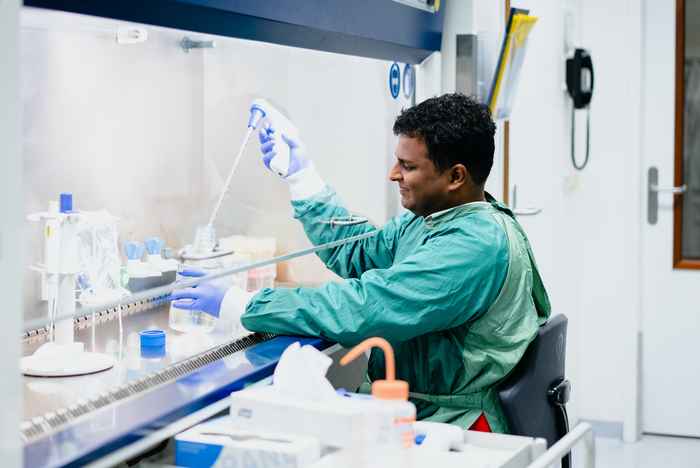 Derek Kleinveld in het lab