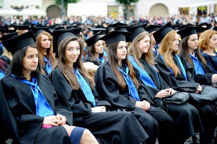 Graduation girls