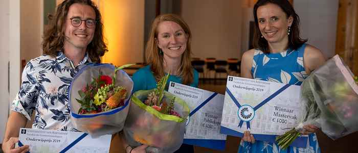 De winnaars van de FGw Onderwijsprijs: Toni Pape, Kristine Johanson en Justyna Wubs-Mrozewicz (foto: Bob Bronshoff)