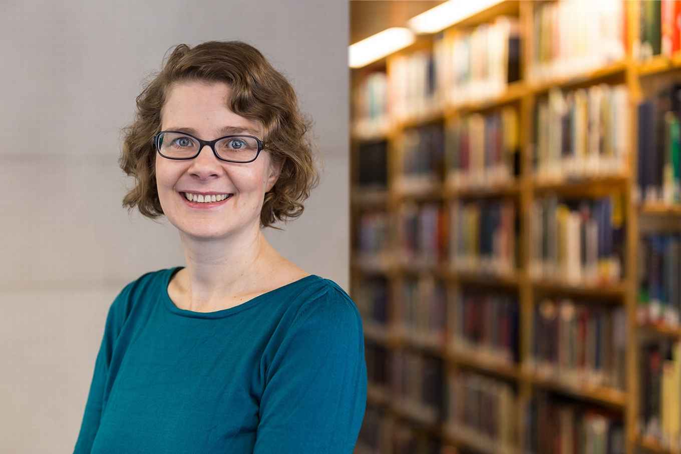 Prof Esther Peeren, professor Cultural analysis