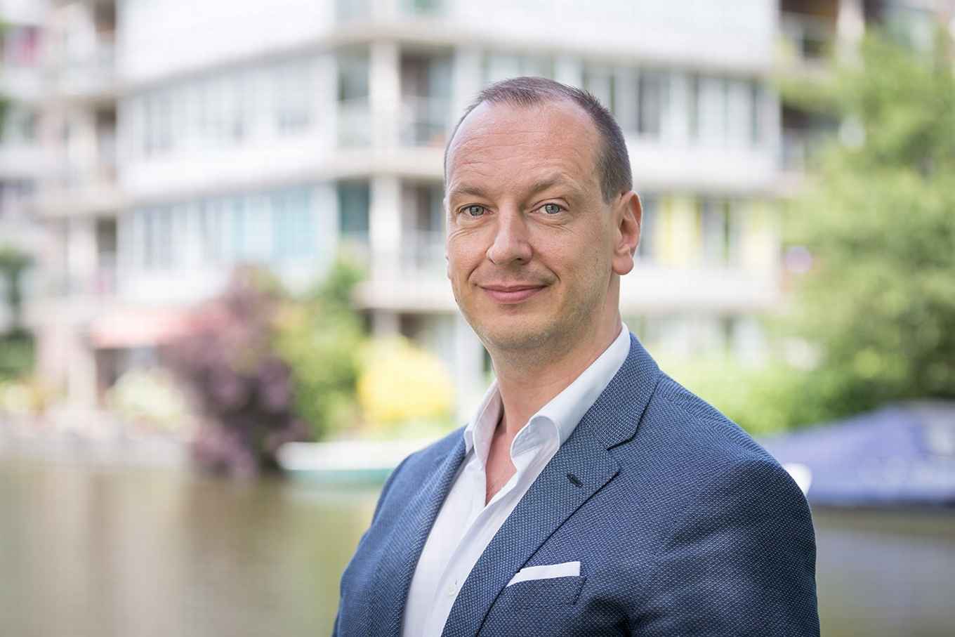 Prof Richard Ronald, professor Housing, Society and Space