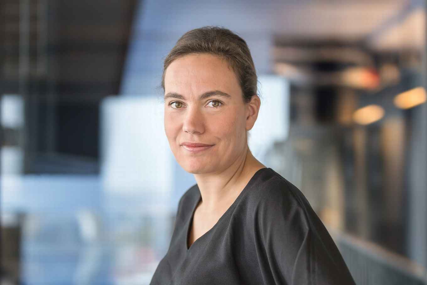 Prof Sarah de Lange