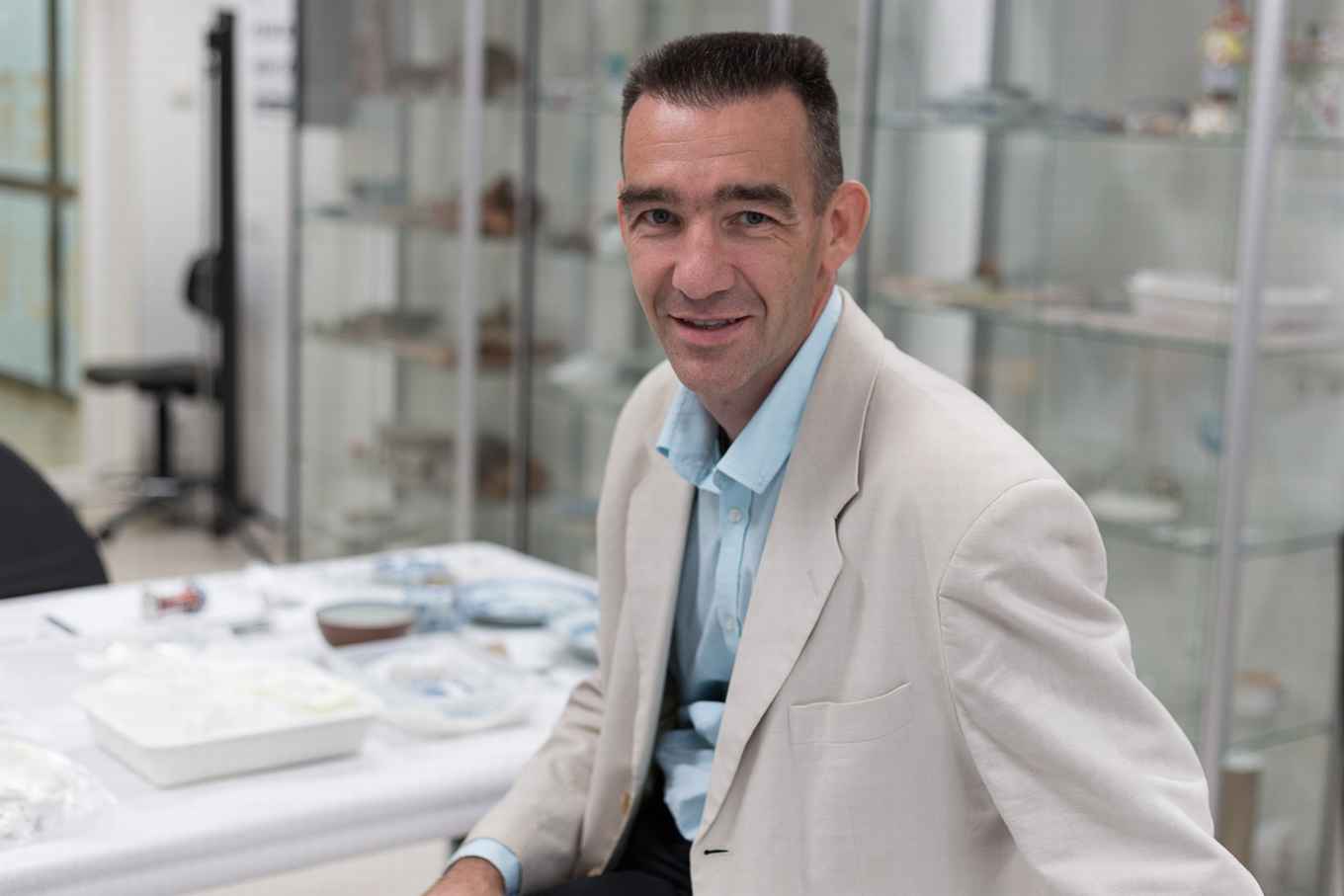 dhr. prof. dr. Maarten van Bommel, FGw, hoogleraar Natuurwetenschappelijke aspecten van conservering en restauratie van roerend cultureel erfgoed