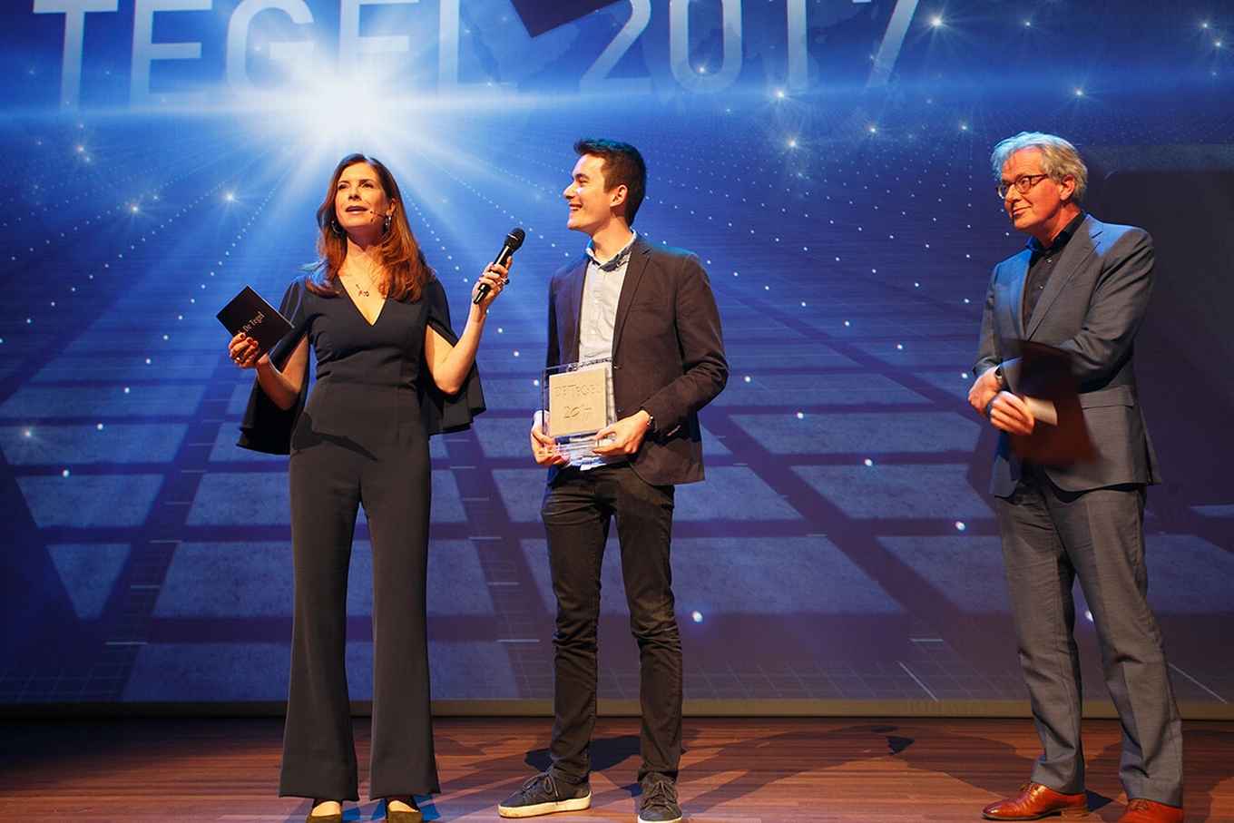 Timo Nijssen ontvangt de CBS Talenttegel