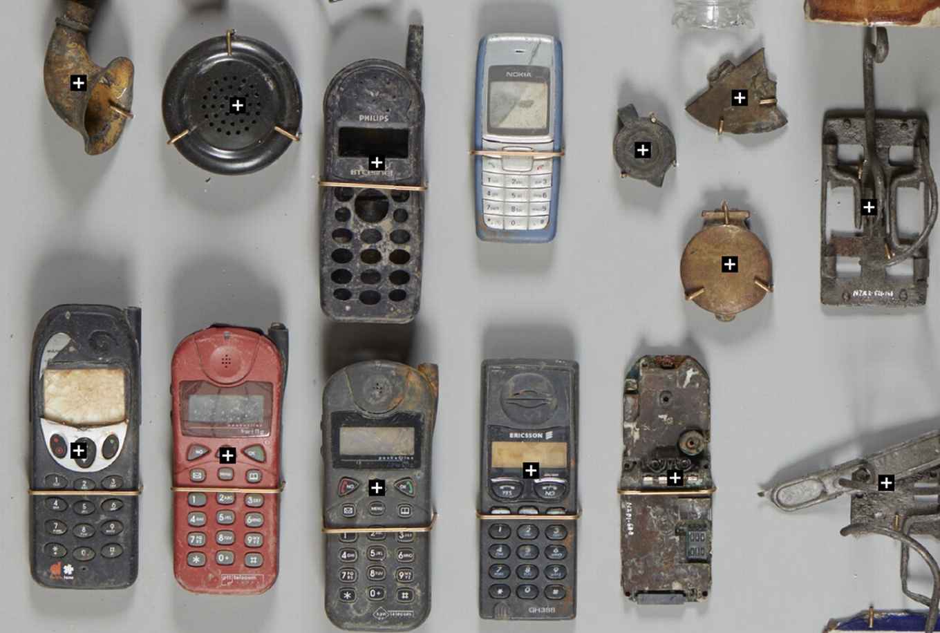 Findings below the surface of the Noord-Zuidlijn: telephones