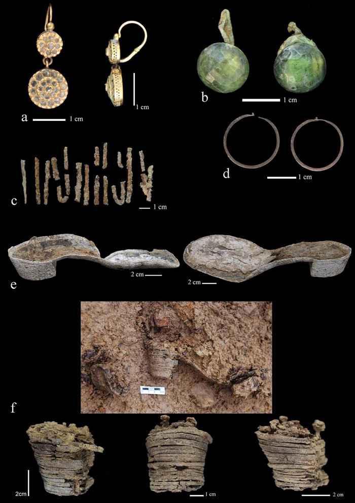 Voorwerpen uit massagraven