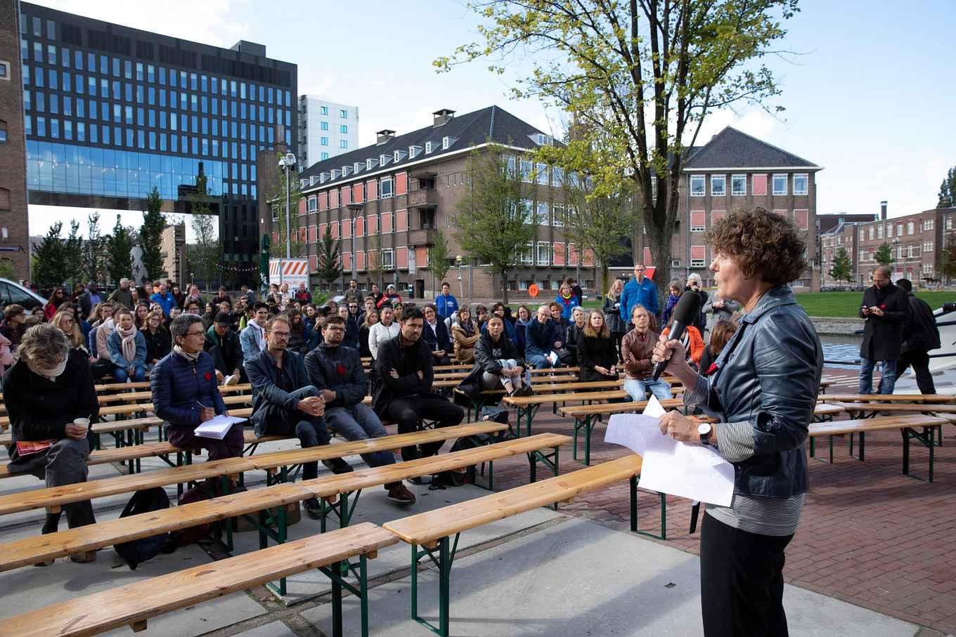 Geert ten Dam spreekt column uit tijdens de kick-off van de actieweek van WO in actie.
