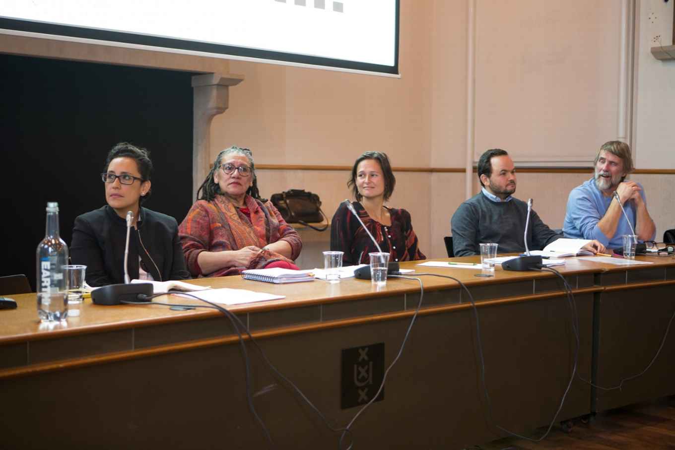 De commissie Diversiteit tijdens presentatie eindrapport op 12 oktober 2016