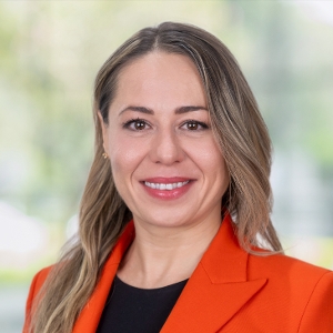 Dr. Alina Astefanei