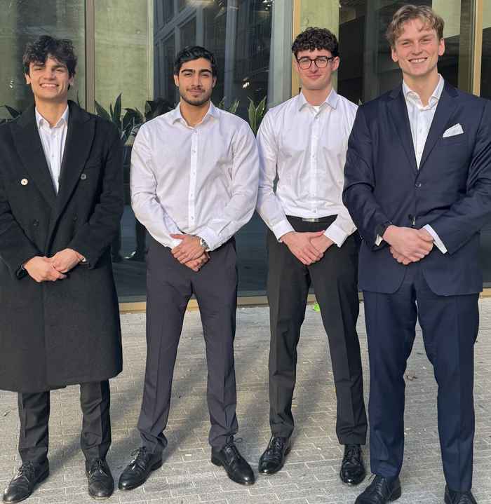 EB-team (v.l.n.r.): Mátyás Szűcs, Aman Swan, Viktor Horn, Nelson Neumann